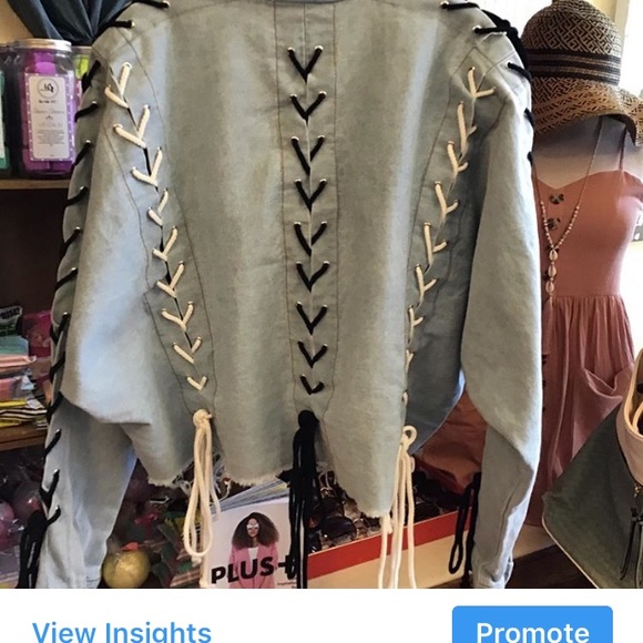 Cropped jean jacket - Picture 3 of 4